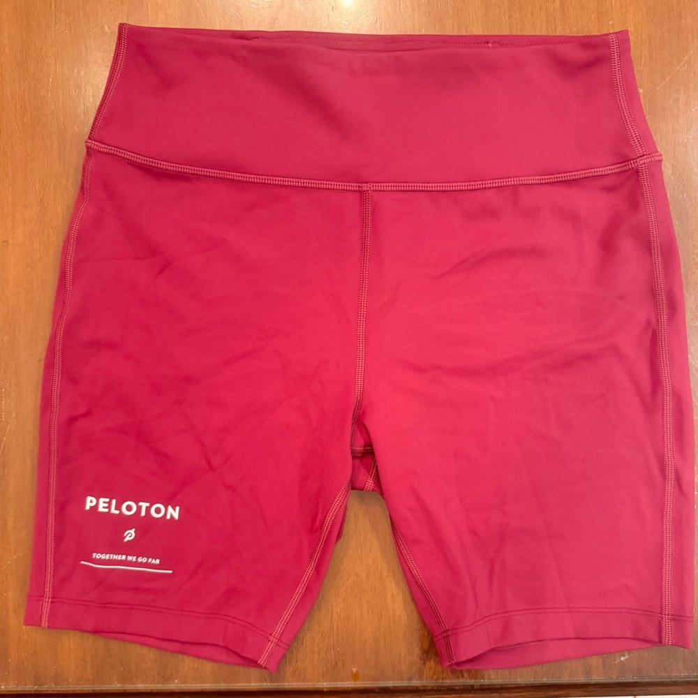 Red peloton move mission 7” bike shorts